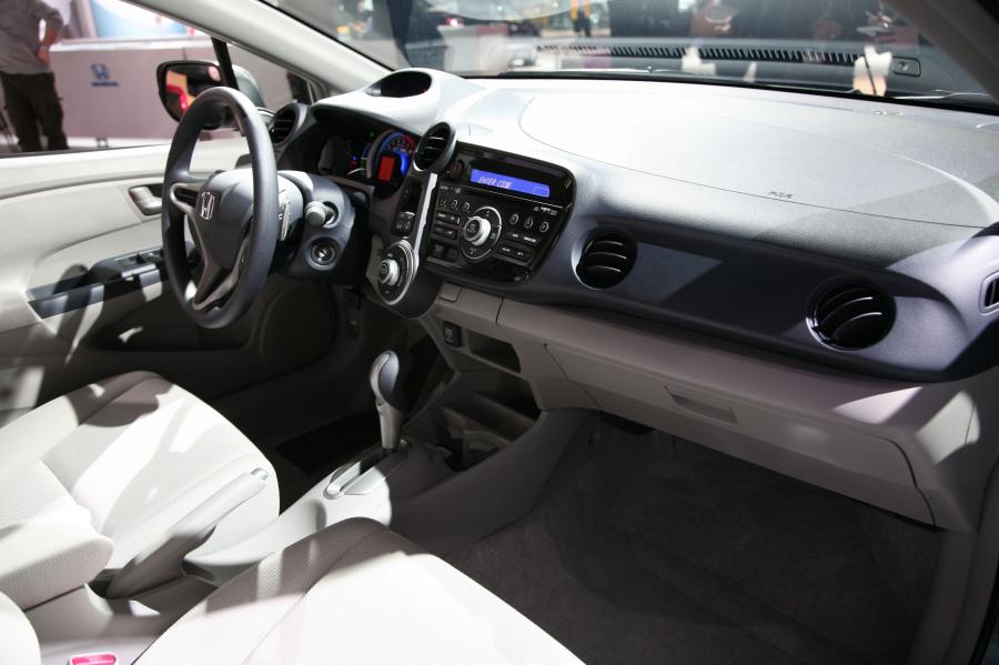  Honda Insight 2010 года  (фото 24 из 84)